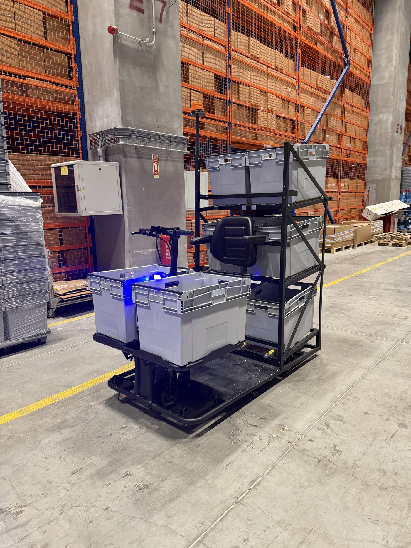 Eight-Crate Picking Vehicle (40×60)